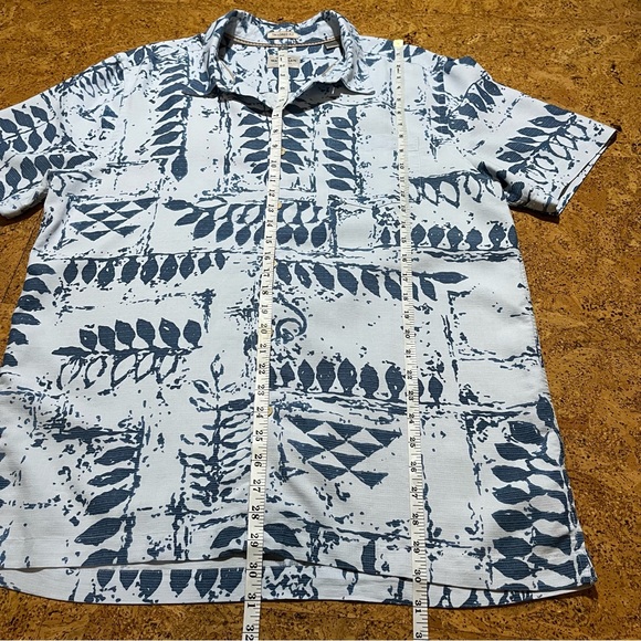 Quicksilver Men’s Waterman Collection Tailored Fit Kings Point Button Down Shirt - Picture 13 of 13